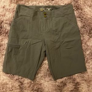 Mountain Hardwear Size 6 Women’s Shorts